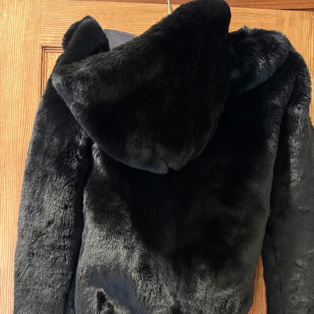 NWT VS Victoria’s Secret Pink Faux Fur Jacket - Small